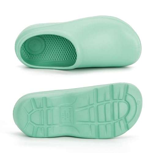 Image of totes Women's Everywear Lightweight Waterproof Bailey Garden Clog