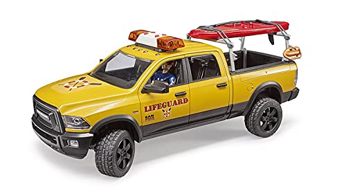 bruder 02506 - RAM 2500 Power Wagon Life Guard mit Figur, Stand-Up Paddle & Light and Sound Modul - 1:16 Pick-up Geländewagen Pritschenwagen Jeep Mann Rettungsdienst Rettungsschwimmer Fahrzeug – Bild 3