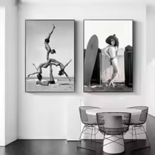 Toile fille en bikini plage noir et blanc 50x70cm pour mur vide salon