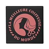 IMPRIMÉ EN FRANCE : Offrez-vous un souvenir de qualité. Chaque magnet est imprimé avec soin dans notre atelier en France. Le procédé d'impression thermique fixe les couleurs dans la céramique pour un éclat durable qui ne ternit pas à la lumière.