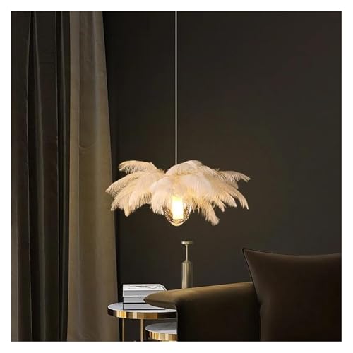 Lustre d'escalier moderne en plumes pour illuminer une grande entrée