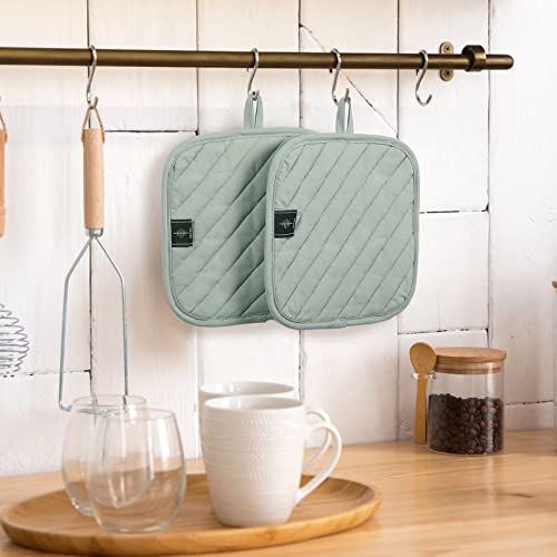 Foto von BONTHEE Topflappen Baumwolle Topfuntersetzer Anti-rutsch Topflappen zum Kochen Backen Küchenzubehör - 2er Set - Grün 20 x 20 cm
