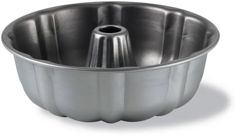 Calphalon Classic Bakeware 10-Inch Nonstick Fluted Cake Pan