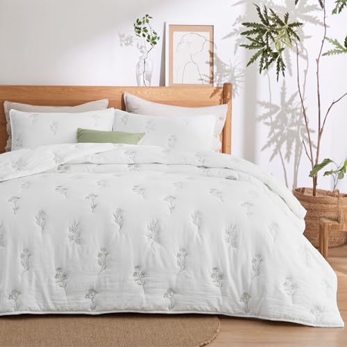 Image of Bedsure Cloud Quilt Queen Size, Botanical Floral Quilt for Modern Farmhouse Bedding, Super Soft Bedspread Queen Size, White Lightweight Comforter 90x96 Inch