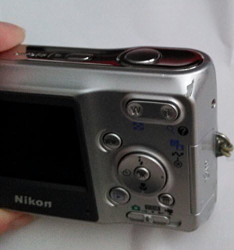 Nikon Coolpix L3 camera controls close-up