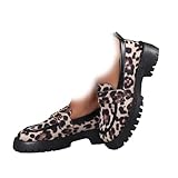 Dessus élégant en daim imprimé léopard : fabriqués à partir de matériau doux semblable à du daim, ces mocassins en daim imprimé léopard offrent un look tendance mais professionnel