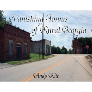 Paperback Vanishing Towns of Rural Georgia Book