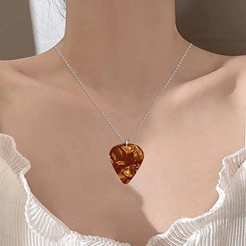 Collier Eddie Munson Hellfire Club Eddie Munson avec médiator de guitare Noir - Les Beatles, Paul McCartney, John Lennon, RIngo Starr, George Harrison Collier Eddie Munson Hellfire Club Eddie Munson avec médiator de guitare Noir – Image 3