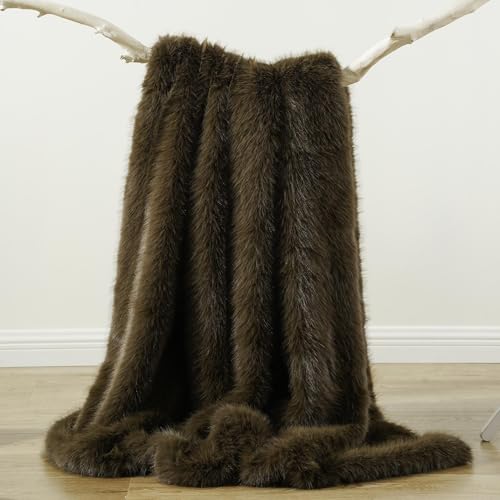 BATTILO HOME Olive Green Faux Fur Throw Blanket, Super Soft Cozy Fluffy Fur Throws for Sofa Bed Chair, Thick Warm Luxury Plush Fuzzy Fluffy Fur Blanket with Long Pile, 125x150cm