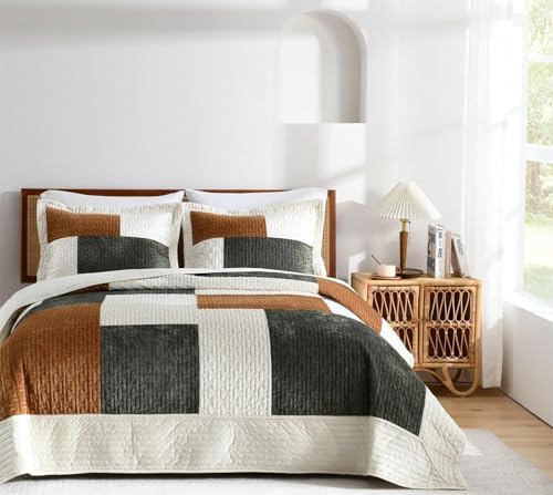 Image of Grassix Velvet Quilt Set Queen Size, Luxury Patchwork Design, Green Caramel | Lightweight Velvet Comforter with 2 Pillow Shams, Soft Bedspread Coverlet, Quilted Bedding Set for All Seasons, 90 inchx96 inch