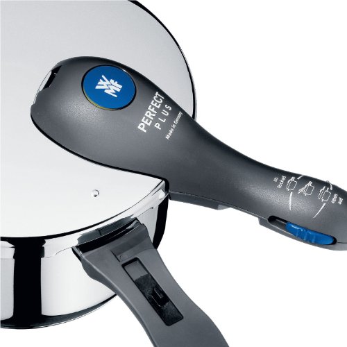 Foto von WMF Perfect Plus Schnellkochtopf Induktion 4,5l, Dampfkochtopf mit Einsatz, Cromargan Edelstahl poliert, 2 Kochstufen, Einhand-Kochstufenregler