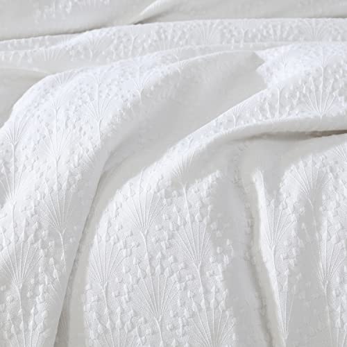 Riverbrook Home Urban Casual Comforter Set, Queen, Fagen Matelasse - White, 3 Piece Set #TOP2