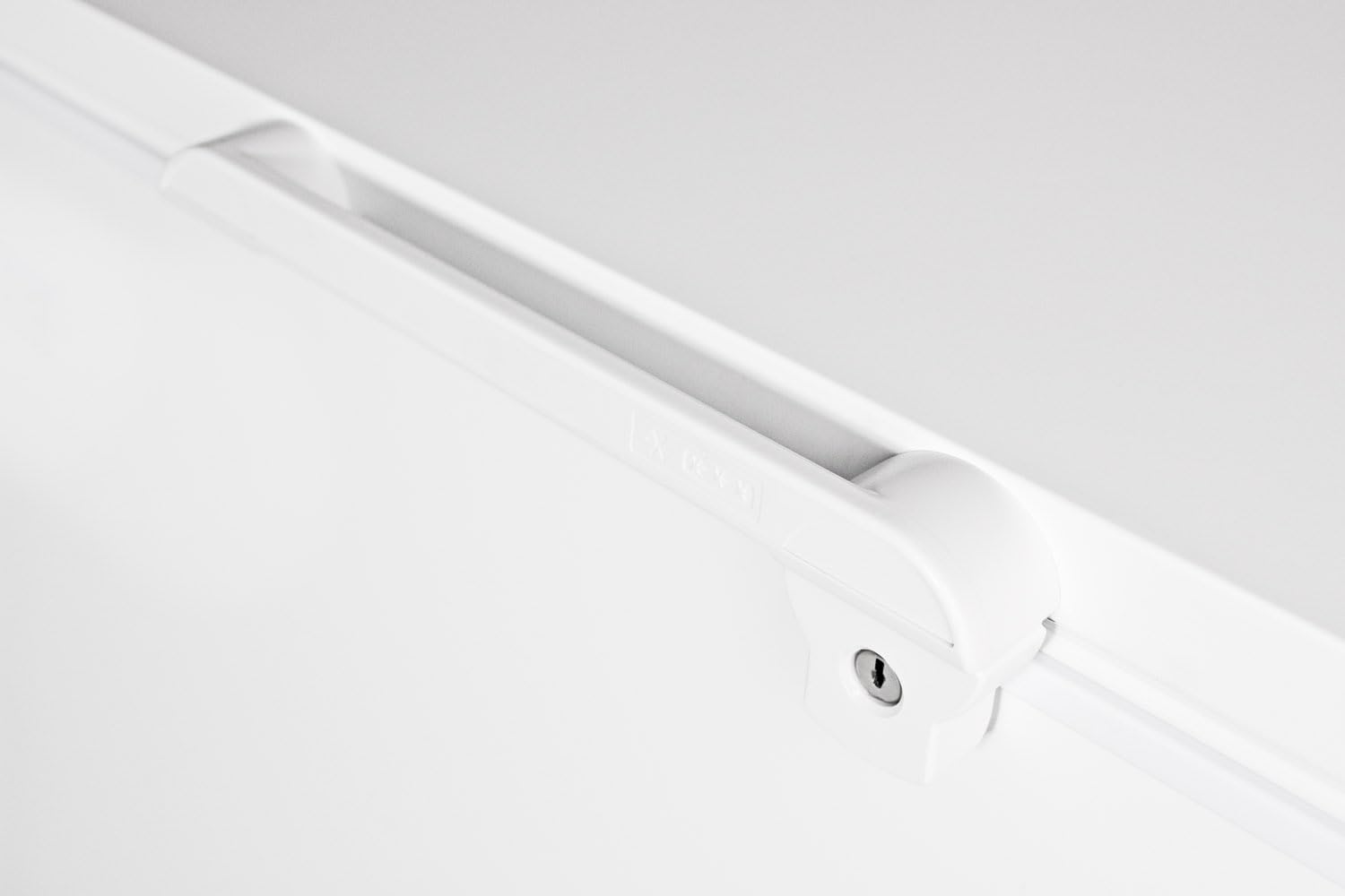 Summit El51lt Chest Freezer, White on Fridge.com - View 5