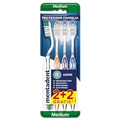 Mentadent Protezione Famiglia, 4 Spazzolini Setole Medie, Setole con Multi-angolazione, Manico Tripla Angolazione, Setole Lucidanti per la Prevenzione delle Macchie, Pulisci-lingua Morbido