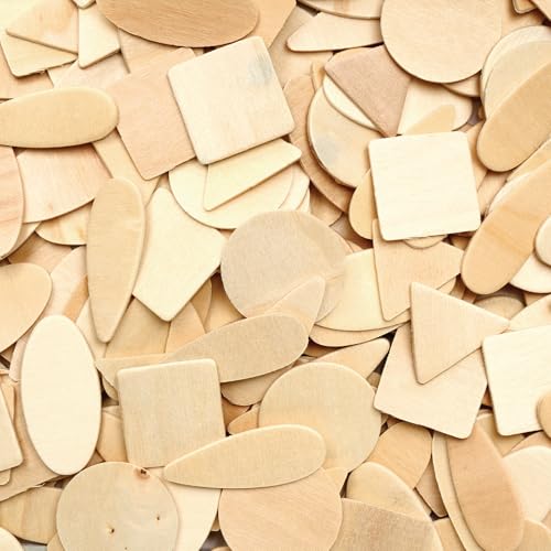 Formes géo en bois pour occuper un groupe d'enfants sans manquer de matériel créatif