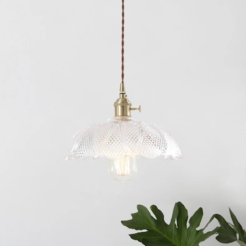 Lampe à suspension en verre pour sublimer un éclairage de restaurant sombre