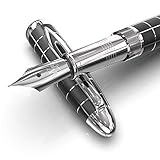 ✒️ DESCUBRA EL JUEGO DE BOLÍGRAFO RECARGABLE TODO INCLUIDO: incluye una lujosa pluma estilográfica Majesti, convertidor de tinta, 3 cartuchos de tinta azul, 3 cartuchos de tinta negra, estuche de cuero de primera calidad y una caja de regalo de lujo, lista para regalar. Con cada pedido se incluye un folleto de instrucciones completo para su juego de bolígrafos Wordsworth y Black.