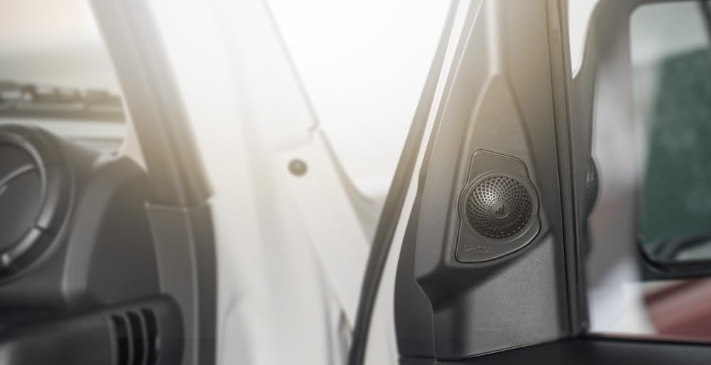 Option DSP Sounddupgrade V3 compatible con Suzuki Jimny (Tipo GJ/HJ) - 100% Plug & Play de actualización de sonido con amplificador DSP, altavoz frontal, altavoz trasero, subwoofer y aislamiento