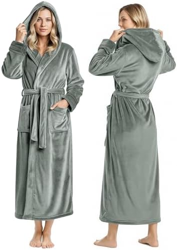 NY Threads Women's Fleece Hooded Bathrobe Plush Long Spa Robe, Me...
