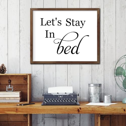 Panneau mural encadré bois Let's Stay In Bed pour une chambre cosy et cocooning