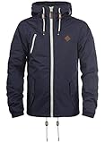 Du kannst diese hochwertig verarbeitete, leichte Herrenjacke sportlich mit T-Shirt und Jeans tragen, aber auch etwas schicker mit einer Chino und Hemd. Die TILDEN gehört einfach in jeden Kleiderschrank!