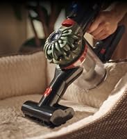 Dyson V8 Cyclone kabelloser Staubsauger, 150 AW, 60 Minuten Laufzeit, Motorbar-Bürste mit Anti-Verhedderungs-Technologie, Kombi-Zubehör 2026 – Ansicht 2