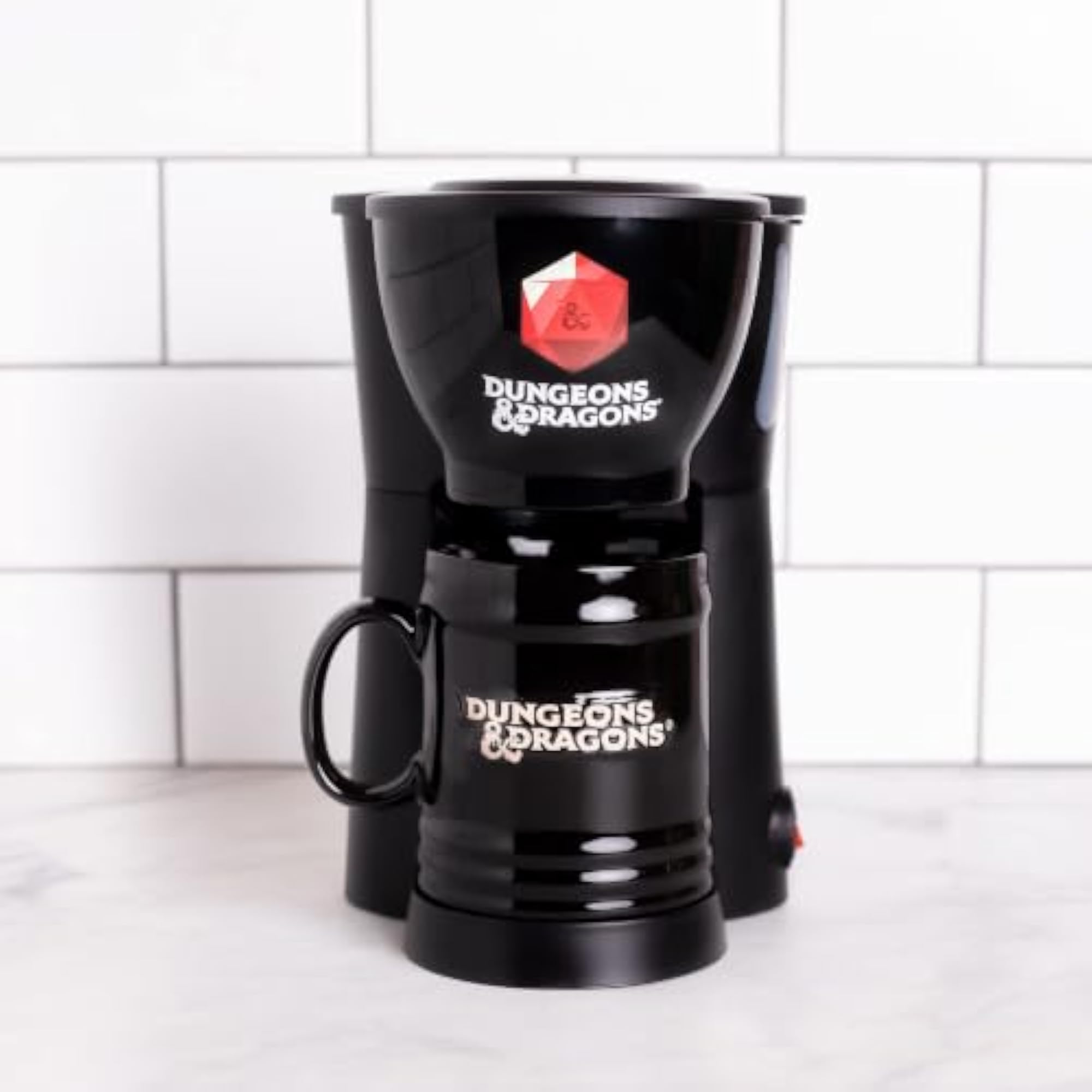 Dungeons and Dragons Single Cup Coffee Maker with Mug