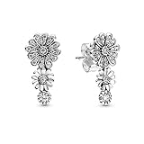 Verleihe Deinem Look mit diesen Funkelnde Gänseblümchen Trio Ohrstecker einen Hauch von Frühling