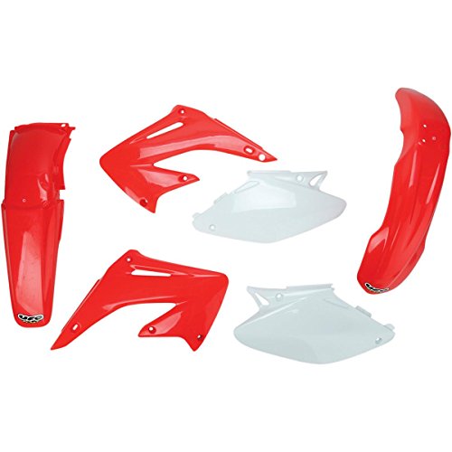 Il kit comprende: -parafango ant. rosso -coppia spoilers radiatore rossi -parafango post. rosso -coppia laterali portanumero bianchi -portanumero ant. bianco