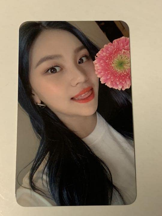 Amazon.co.jp: Gfriend オムジ トレカ 6周年 viviz : おもちゃ