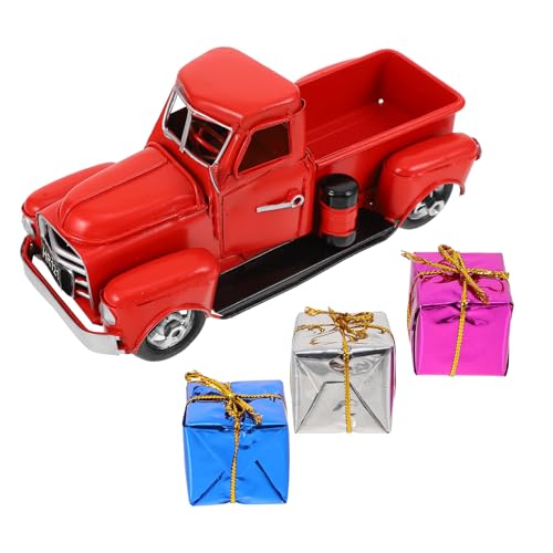 Vecchi camioncini rossi: la forma dell'auto è elegante e bella e può essere posizionata nella camera da letto di casa come ornamento decorativo, ornamento di camion di natale