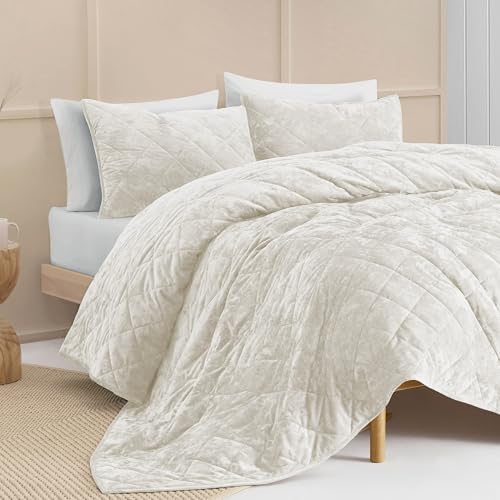 Image of Wonderful Luxury Velvet Beige Quilt Set Queen, Diamond Stitch Pattern Bedding, Lightweight Ultra-Soft Skin-Friendly, All-Season, Versatile as Comforter /Bedspread for Adults Teens Kids Bedroom,94 inchx94 inch