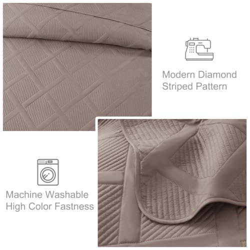Exclusivo Mezcla 3-Piece California King Size Quilt Bedding Set, Taupe by Exclusivo Mezcla - Used condition - Image 5