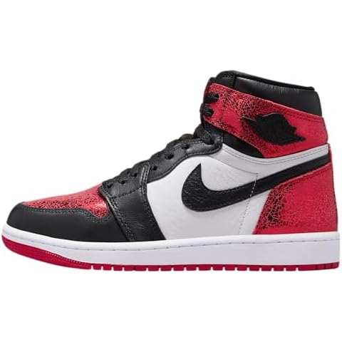 Retro High OG Air Jordan 1 in Varsity Red/Black-White Cover