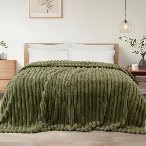 Exclusivo Mezcla King Size Flanelowy koc polarowy super miękki żakardowy koc na łóżko w paski lekki puszysty przytulny na każdą porę roku 230 x 265 cm oliwkowy