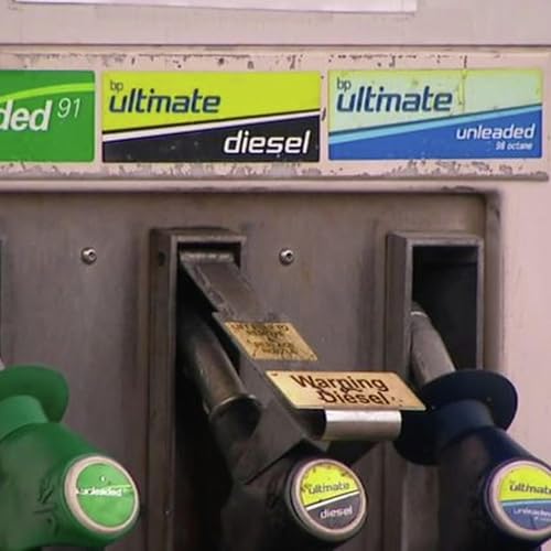 Political war of words over Queensland's fuel shortage
