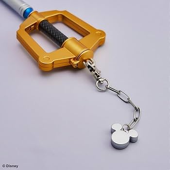 Disney - ライトアップキーブレード キングダムハーツ　ソラ キングダム ハーツ」より鍵穴の形でライトが光るキーブレードの