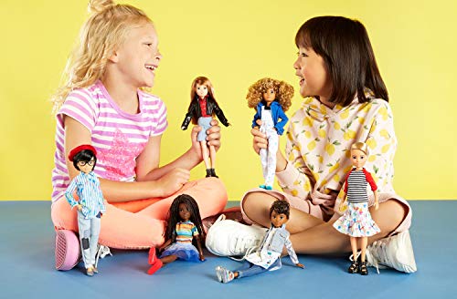 Creatable World GGT68 - Deluxe Charakter Puppen Set, individuell gestaltbare gender neutrale Puppe mit brünetten welligen Haaren, Spielzeug ab 6 Jahren, Mehrfarbig – Bild 4