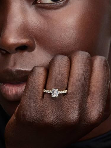 Bague rectangulaire scintillante dorée PANDORA, l'excellence du design