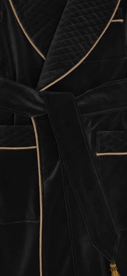Men Black Velvet Smoking Jacket Men Gentlemen Black Quilted Vintgae Silk Warm Luxury Robe Gifts2