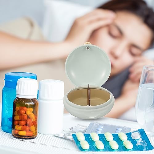 Pastillero redondo SEWACC portátil con compartimentos separados y cierre seguro 8