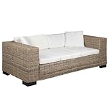 Cuenta con una resistente estructura de madera, que es muy duradera y estable