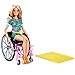 Barbie GRB93 - Fashionistas Puppe mit Rollstuhl und langen blonden Haaren, Jumpsuit mit Tropenmuster, orangenen Schuhen und Zitronen-Gürteltasche, Spielzeug für Kinder von 3 bis 8 Jahren