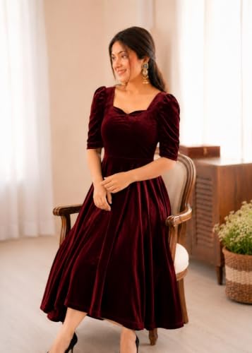 Generic velvet dress – image 2