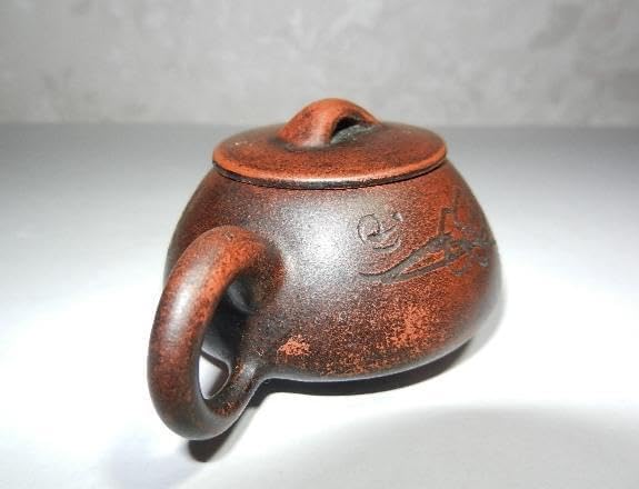 宜興三足紫砂壷（底款盤君製陶、高さ4cm、幅幅8．5cm、容量