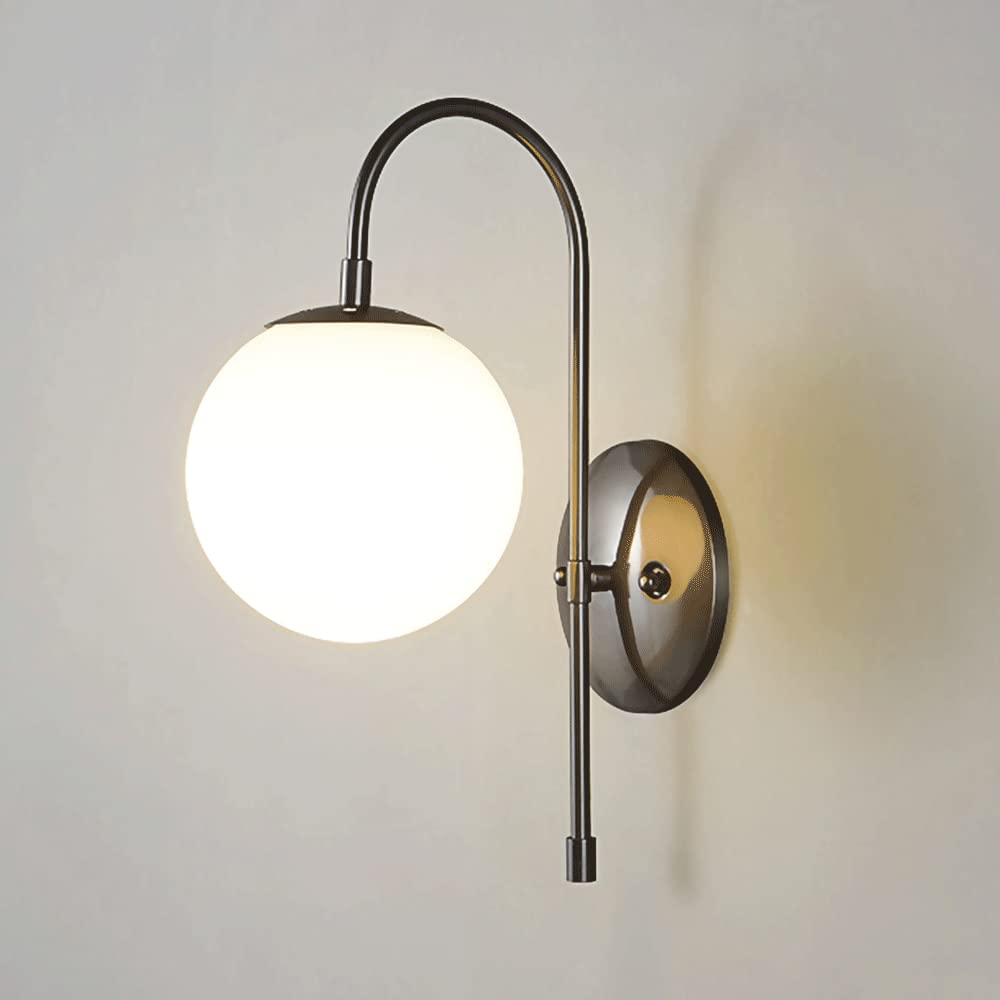 Nowoczesna lampa ścienna z czarnego mosiądzu z abażurem z białej szklanej kuli, styl z połowy wieku, przemysłowa oprawa oświetleniowa z łabędzią szyją, oprawka E27.