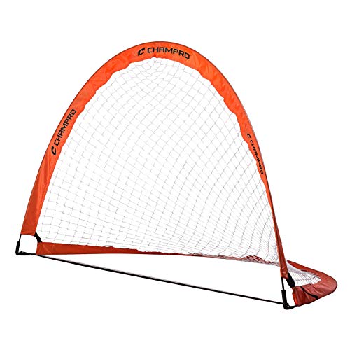 Cage de but pliable CHAMPRO orange dans votre jardin pour le football