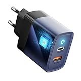 Branchez le chargeur sur une prise secteur puis connectez vos appareils via les ports USB-C ou USB-A. Sa conception compacte permet une utilisation simple à la maison, au bureau ou en déplacement.