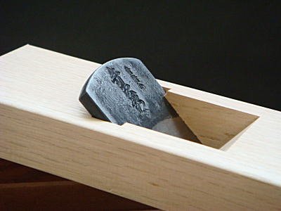 Amazon.co.jp: 最高級かつお節削り器 削り名人NO.1 青紙鋼2号(日立安来