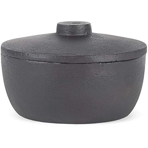47th & Main Cast Iron Pot with Lid Cover